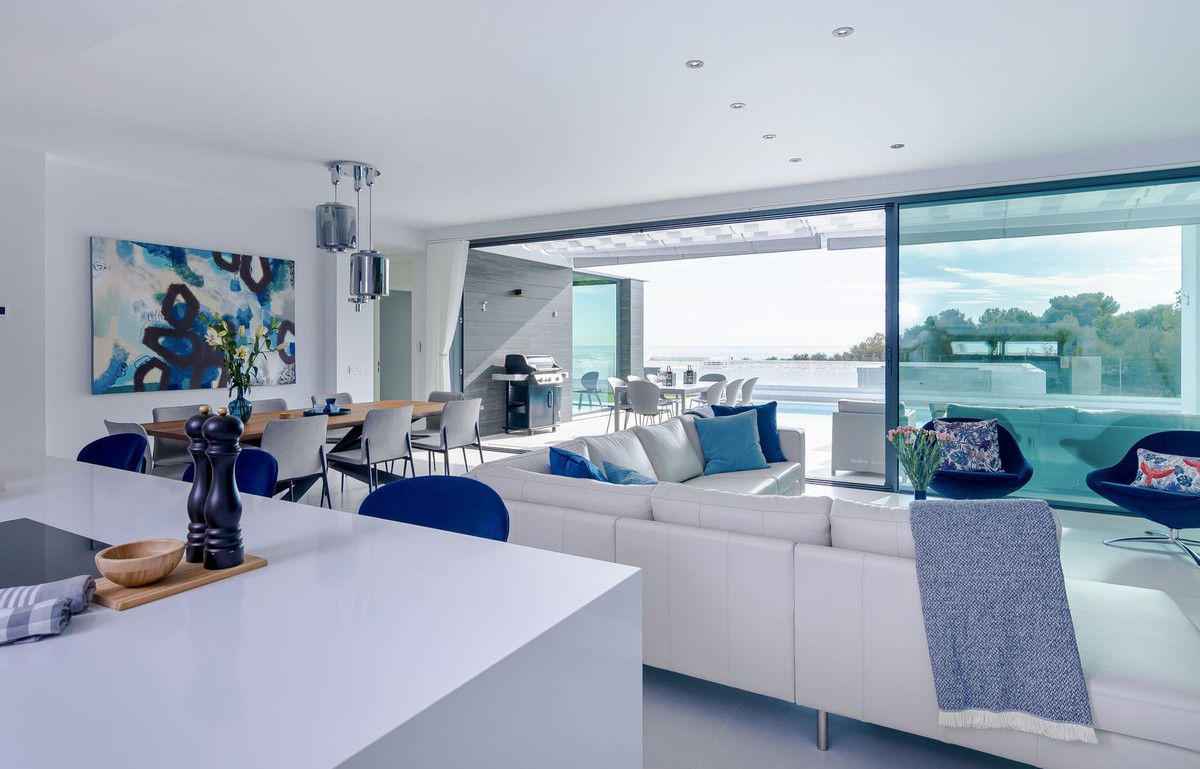 Se vende Villa - Chalet de 4 dormitorios en Costa Del Sol, Málaga, España