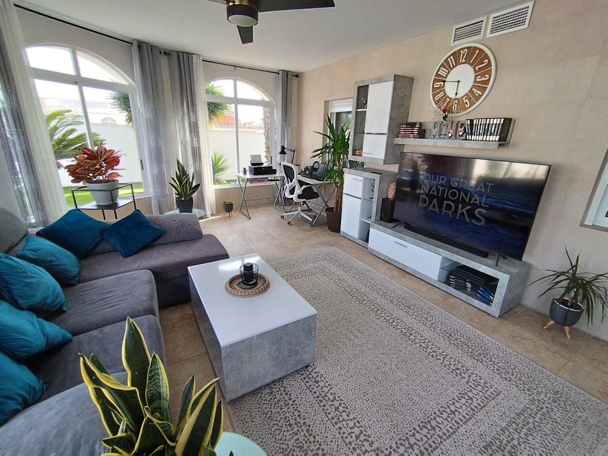 5 Bed Townhouse for sale in Torrevieja Costa Blanca, Alicante, Spain