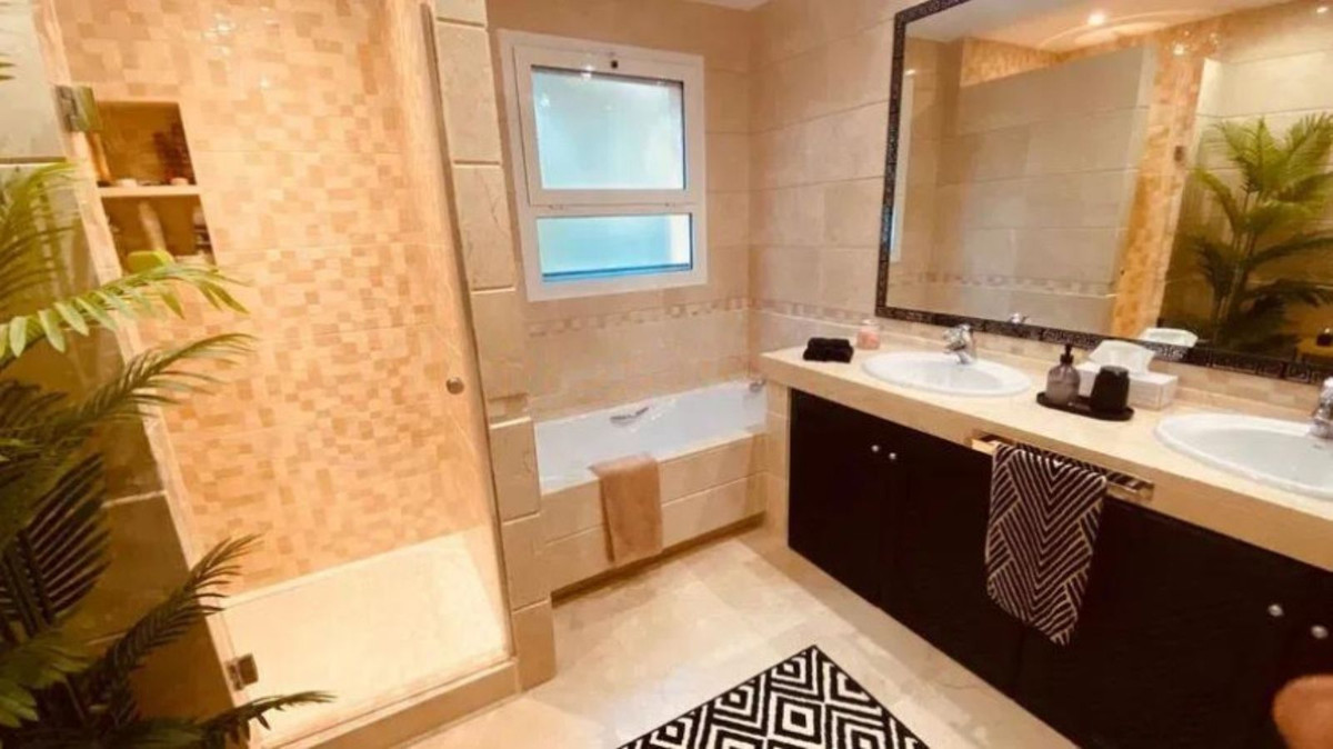 3 Bed Apartment for sale in San Roque Costa Del Sol, Cádiz, Spain