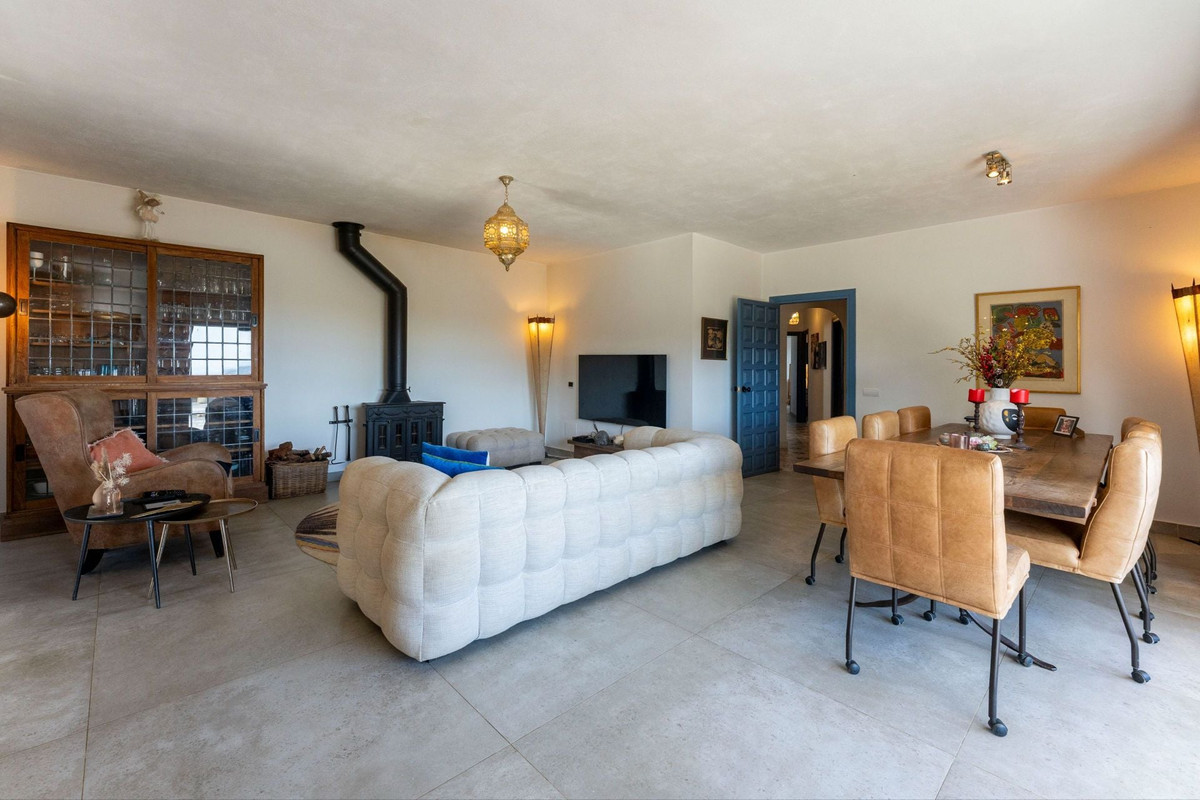 4 Bed Townhouse for sale in Alhaurín El Grande Costa Del Sol, Málaga, Spain