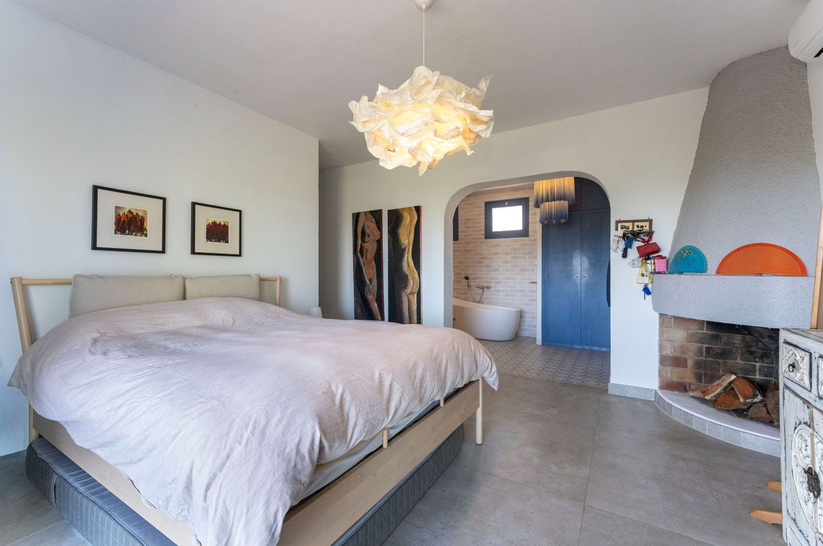 4 Bed Townhouse for sale in Alhaurín El Grande Costa Del Sol, Málaga, Spain