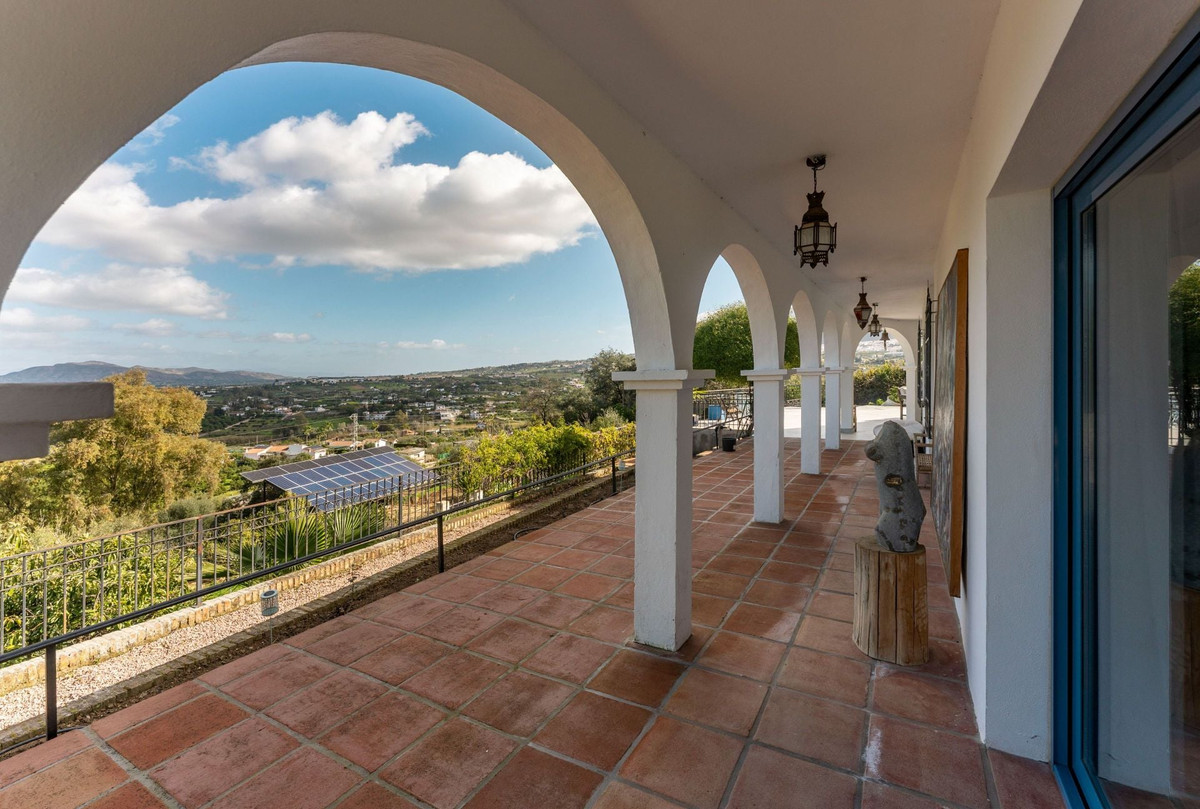 4 Bed Townhouse for sale in Alhaurín El Grande Costa Del Sol, Málaga, Spain