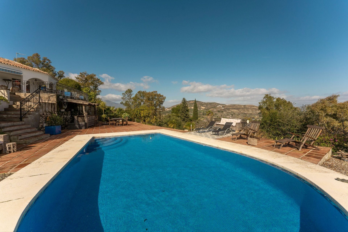 4 Bed Townhouse for sale in Alhaurín El Grande Costa Del Sol, Málaga, Spain