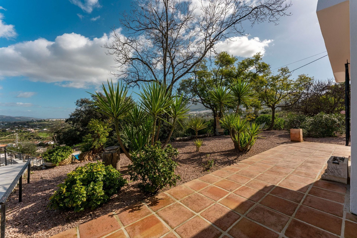 4 Bed Townhouse for sale in Alhaurín El Grande Costa Del Sol, Málaga, Spain