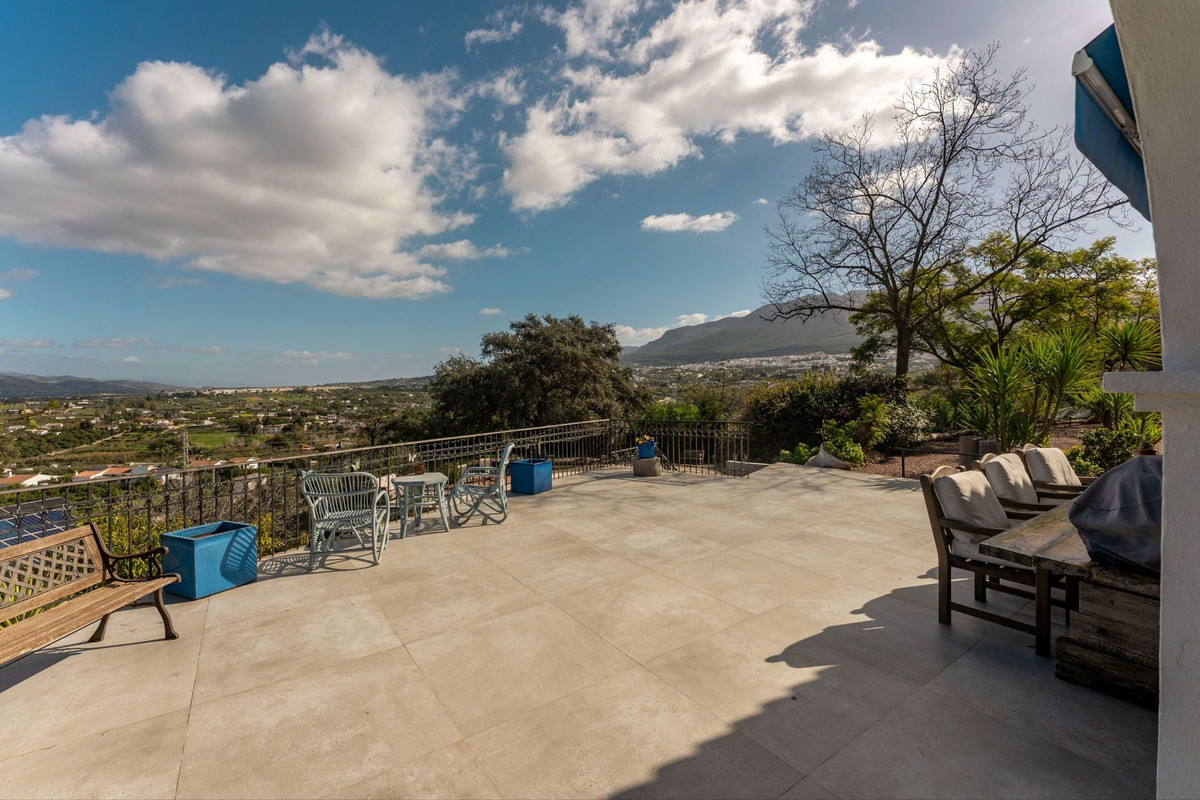 4 Bed Townhouse for sale in Alhaurín El Grande Costa Del Sol, Málaga, Spain