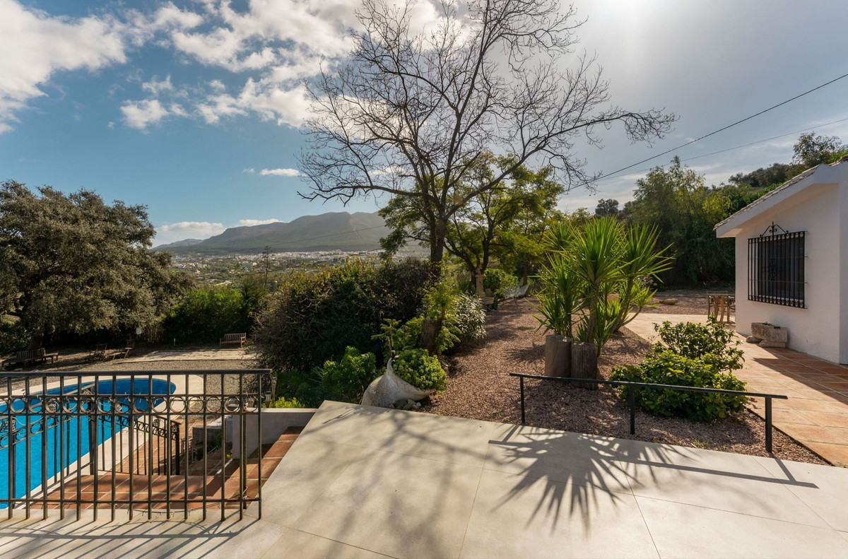 4 Bed Townhouse for sale in Alhaurín El Grande Costa Del Sol, Málaga, Spain