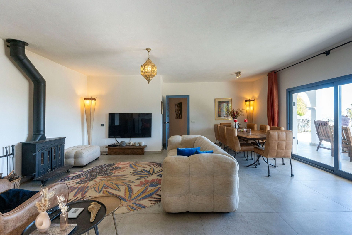 4 Bed Townhouse for sale in Alhaurín El Grande Costa Del Sol, Málaga, Spain