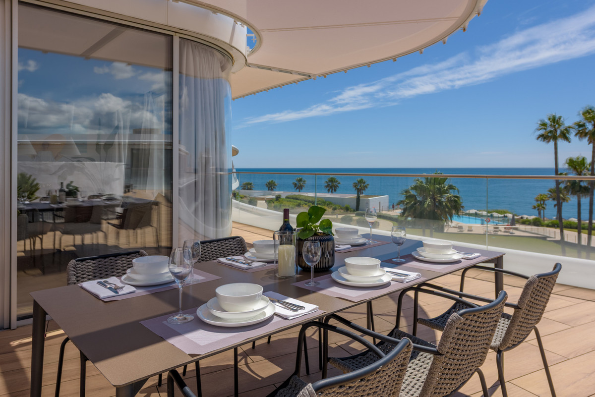 3 Bed Apartment for sale in Estepona Costa Del Sol, Málaga, Spain