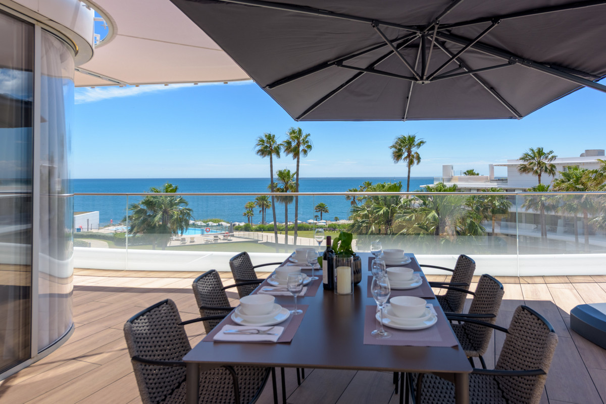 3 Bed Apartment for sale in Estepona Costa Del Sol, Málaga, Spain