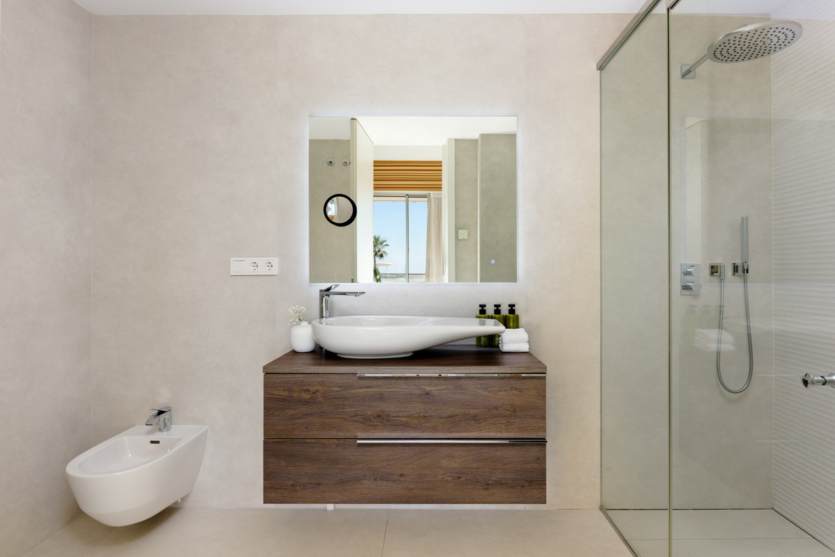 3 Bed Apartment for sale in Estepona Costa Del Sol, Málaga, Spain