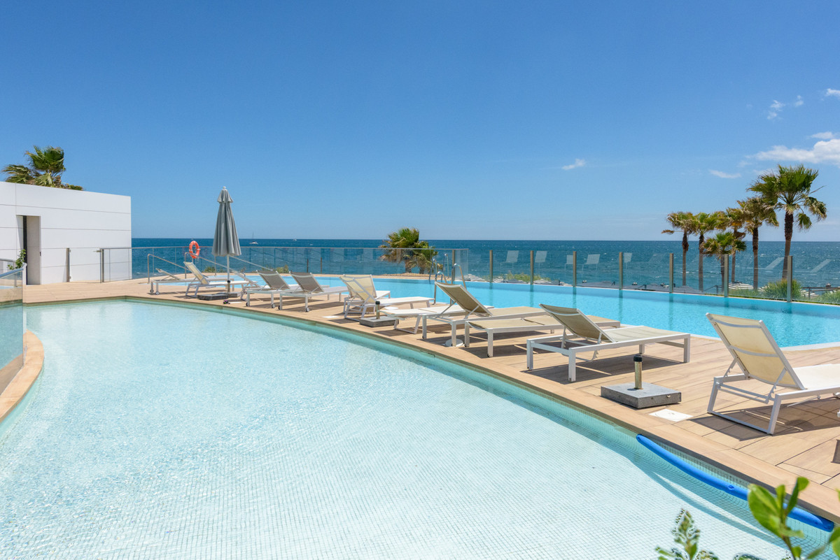3 Bed Apartment for sale in Estepona Costa Del Sol, Málaga, Spain