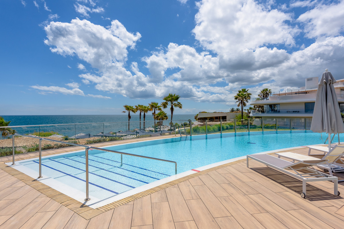 3 Bed Apartment for sale in Estepona Costa Del Sol, Málaga, Spain