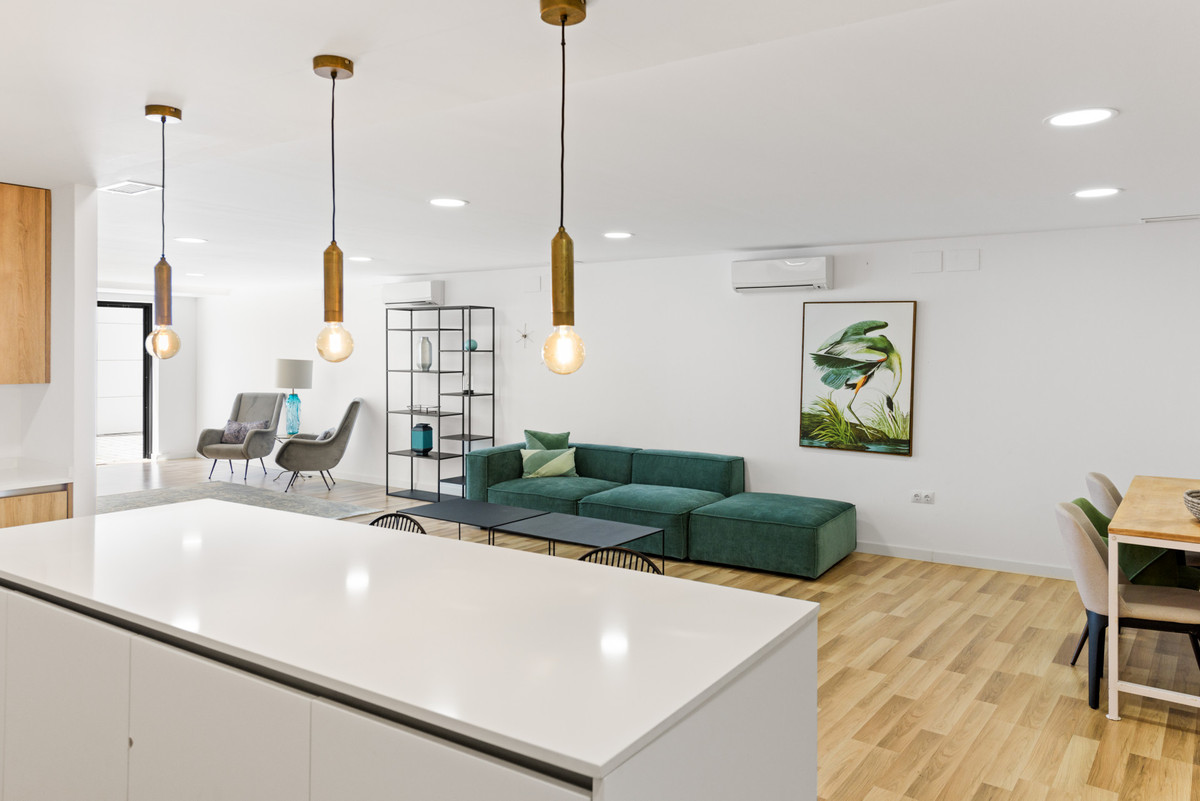 3 Bed Apartment for sale in Estepona Costa Del Sol, Málaga, Spain