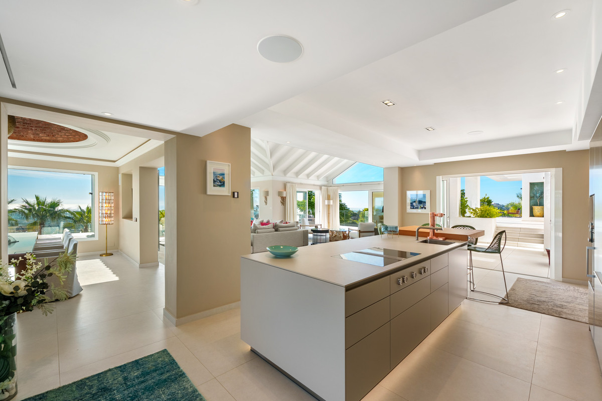 Se vende Villa - Chalet de 9 dormitorios en Costa Del Sol, Málaga, España