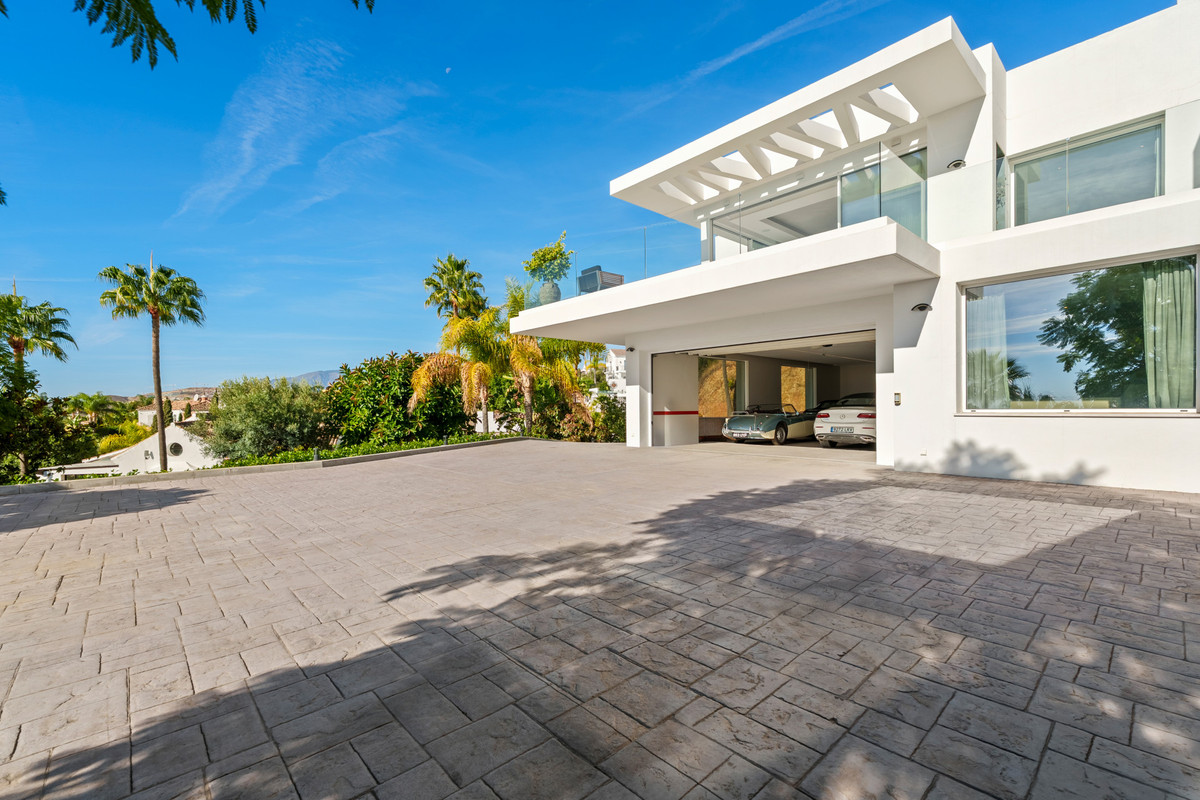 Se vende Villa - Chalet de 9 dormitorios en Costa Del Sol, Málaga, España