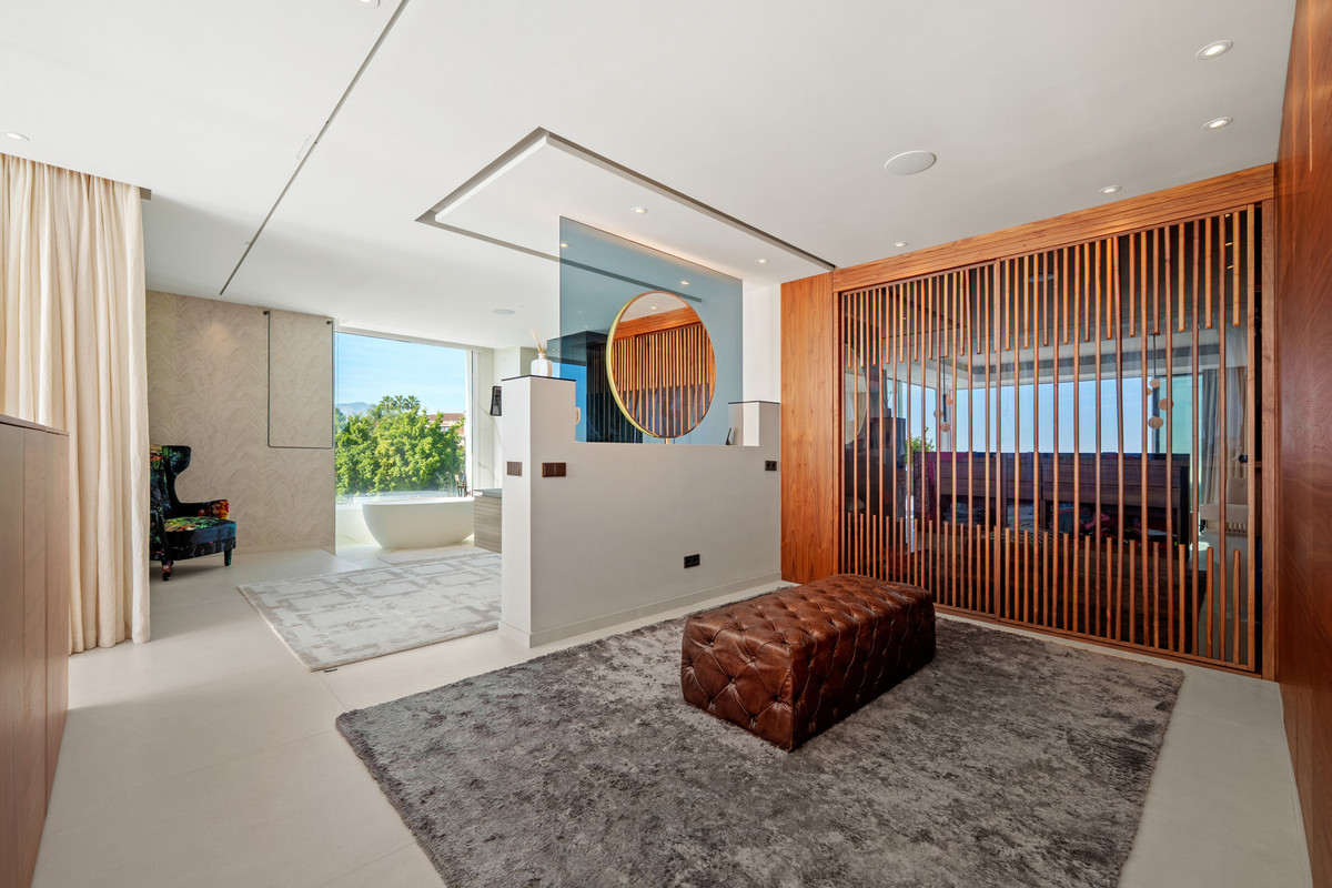 Se vende Villa - Chalet de 9 dormitorios en Costa Del Sol, Málaga, España