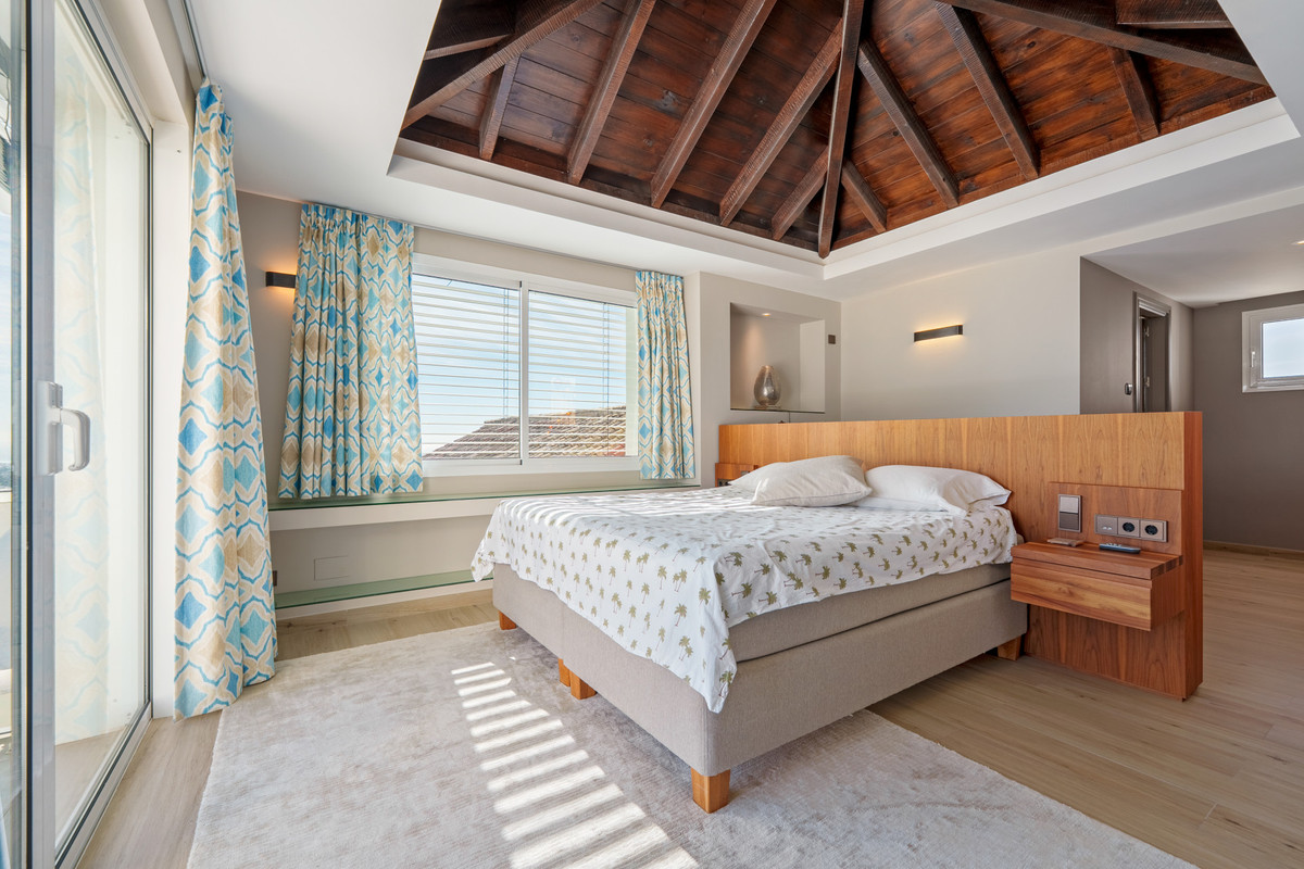 Se vende Villa - Chalet de 9 dormitorios en Costa Del Sol, Málaga, España