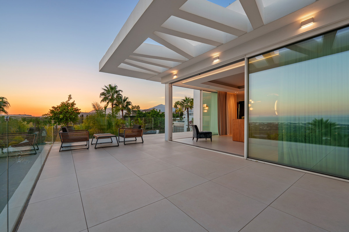 Se vende Villa - Chalet de 9 dormitorios en Costa Del Sol, Málaga, España