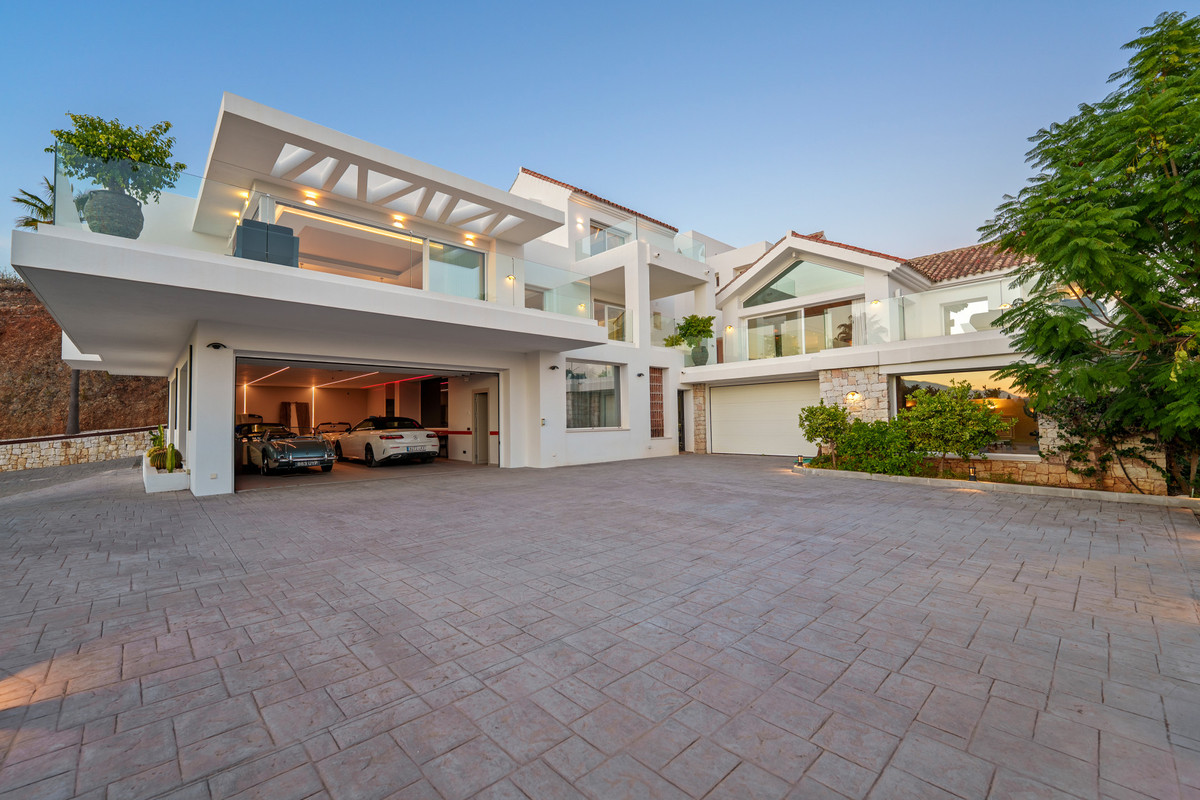 Se vende Villa - Chalet de 9 dormitorios en Costa Del Sol, Málaga, España