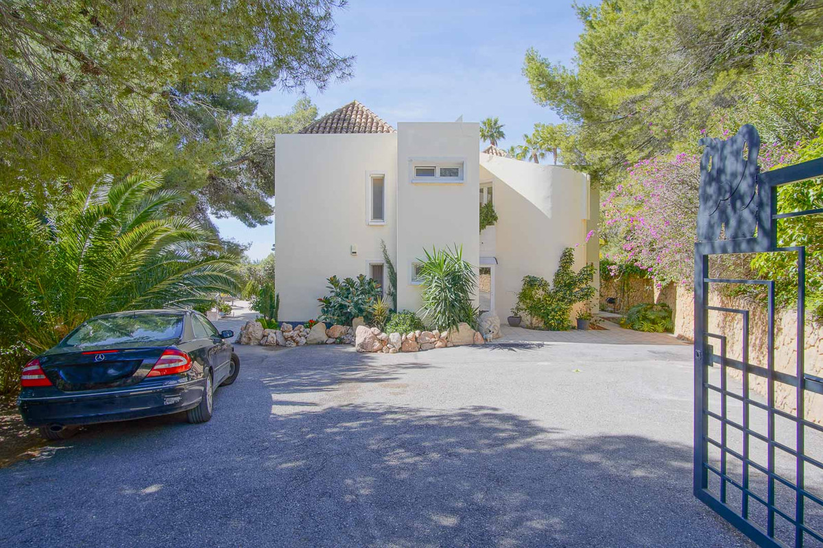 3 Bed Townhouse for sale in Altea Costa Blanca, Alicante, Spain
