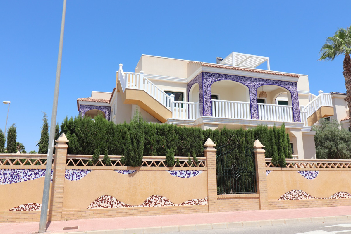 2 Bed Apartment for sale in Dona Pepa Costa Blanca, Alicante, Spain