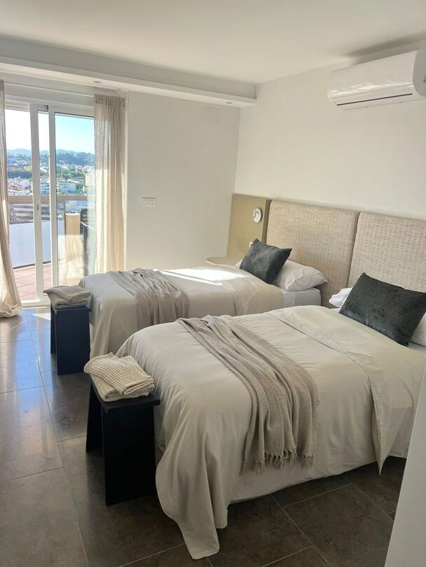 4 Bed Apartment for sale in Fuengirola Costa Del Sol, Málaga, Spain