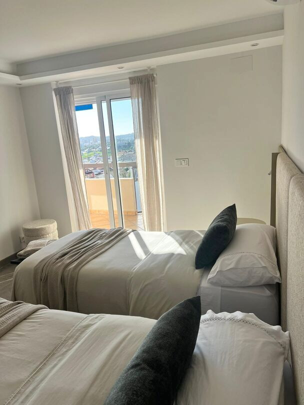 4 Bed Apartment for sale in Fuengirola Costa Del Sol, Málaga, Spain