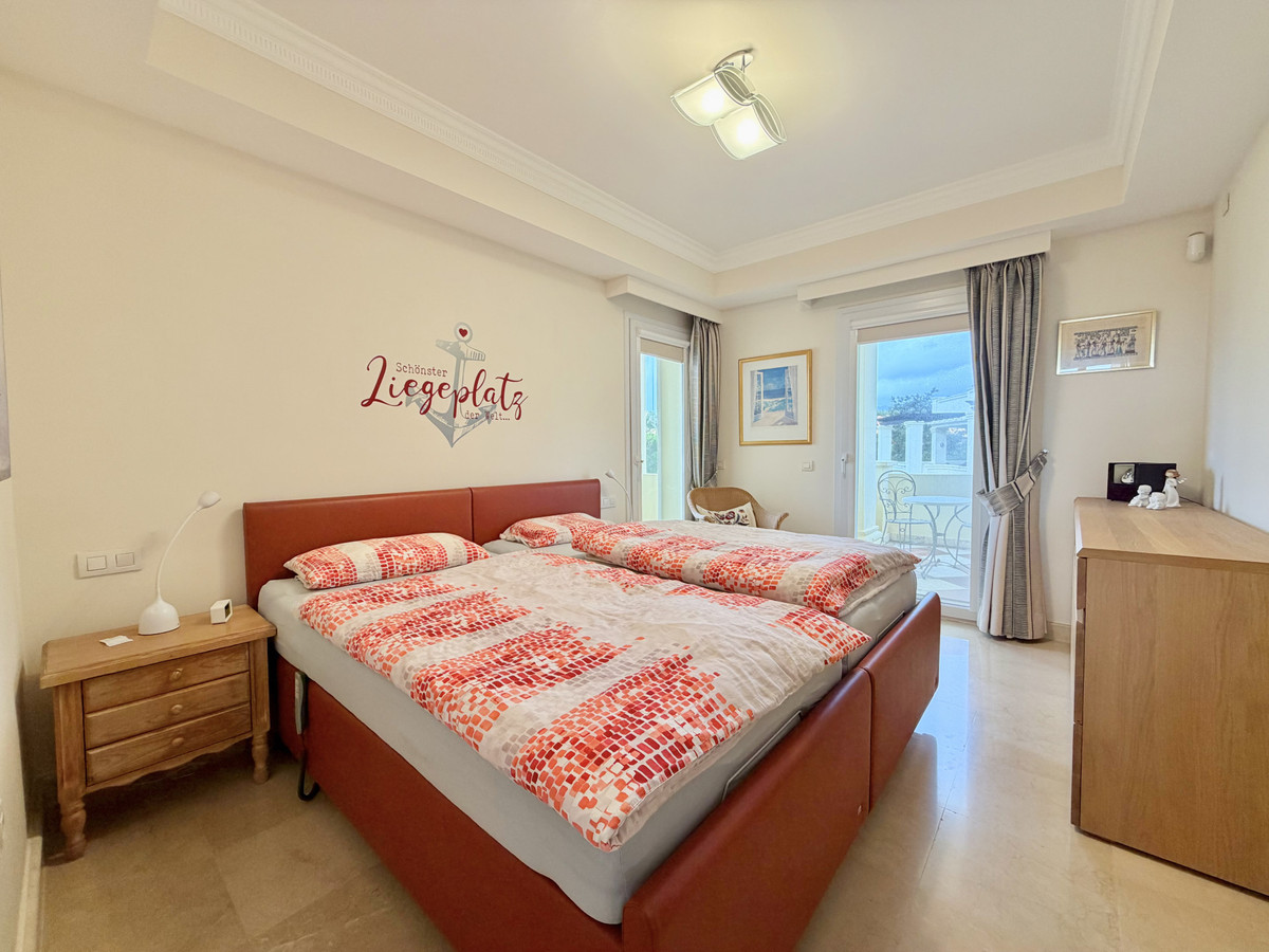 Se vende Apartamento Planta Media de 2 dormitorios en Costa Del Sol, Málaga, España