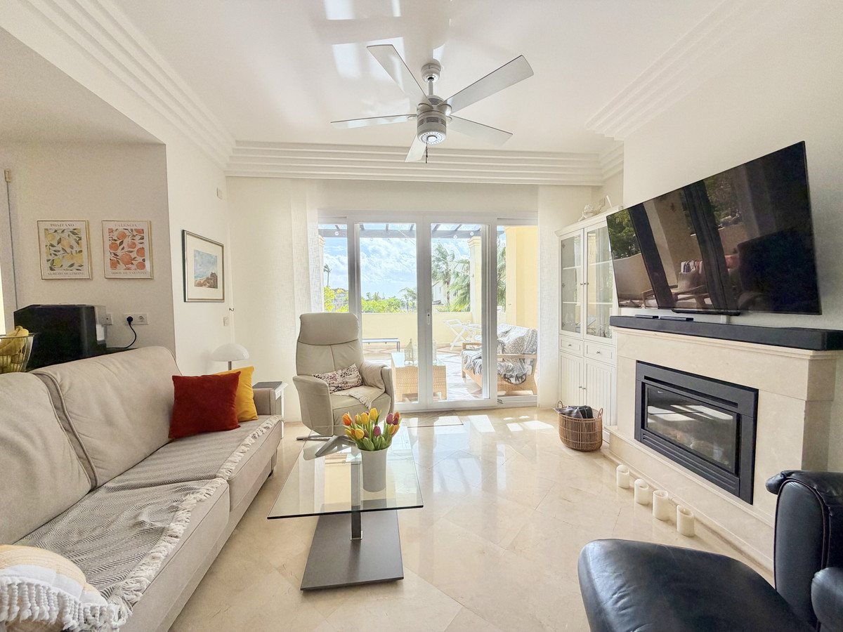 Se vende Apartamento Planta Media de 2 dormitorios en Costa Del Sol, Málaga, España