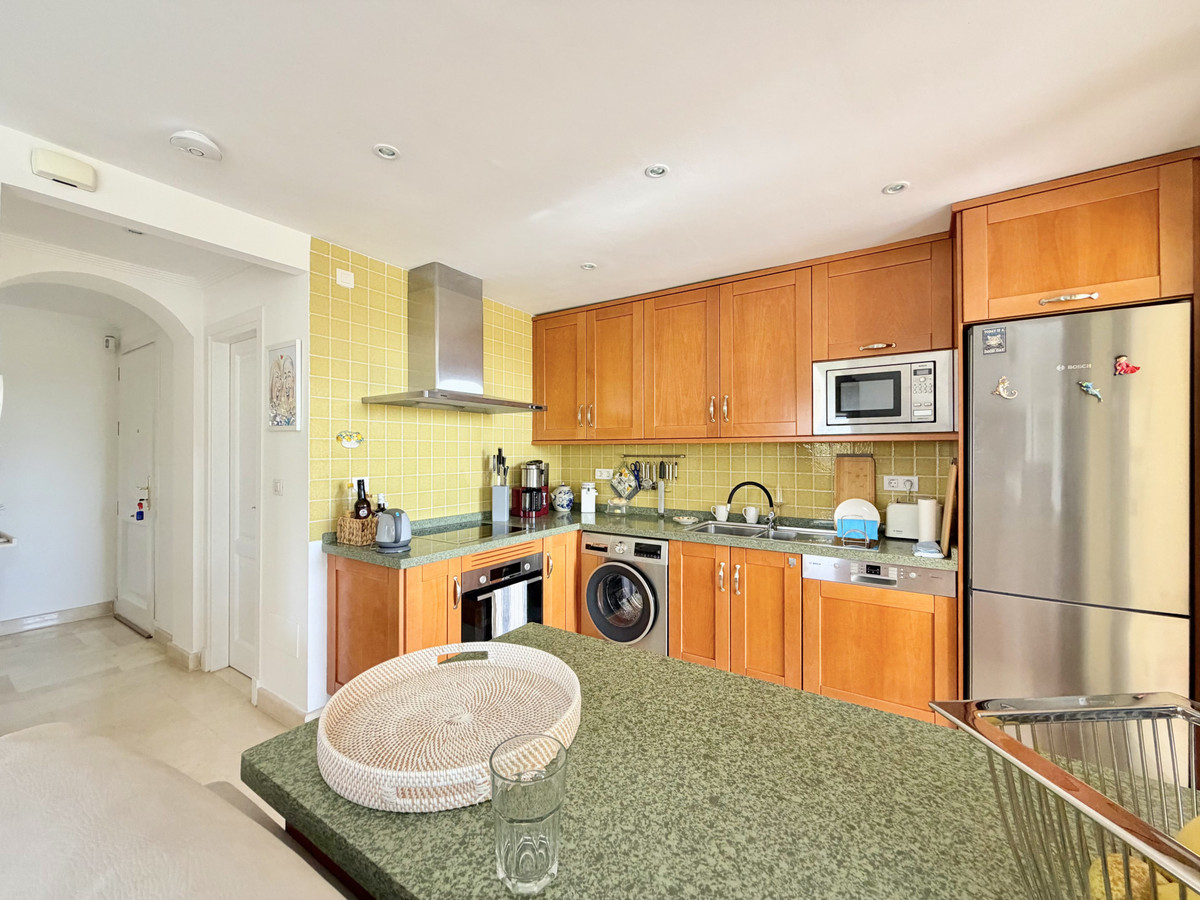Se vende Apartamento Planta Media de 2 dormitorios en Costa Del Sol, Málaga, España