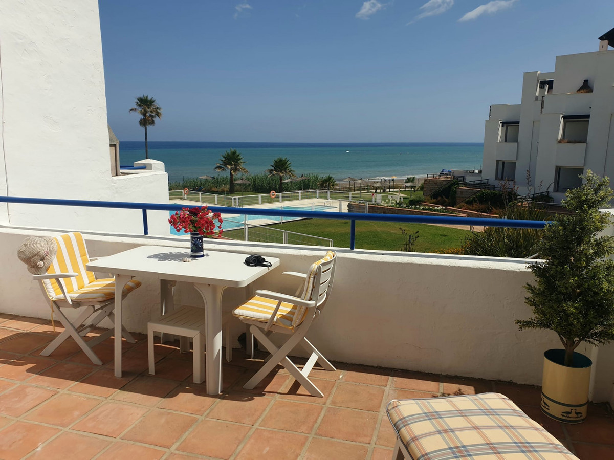 2 Bed Townhouse for sale in Casares Costa Del Sol, Málaga, Spain