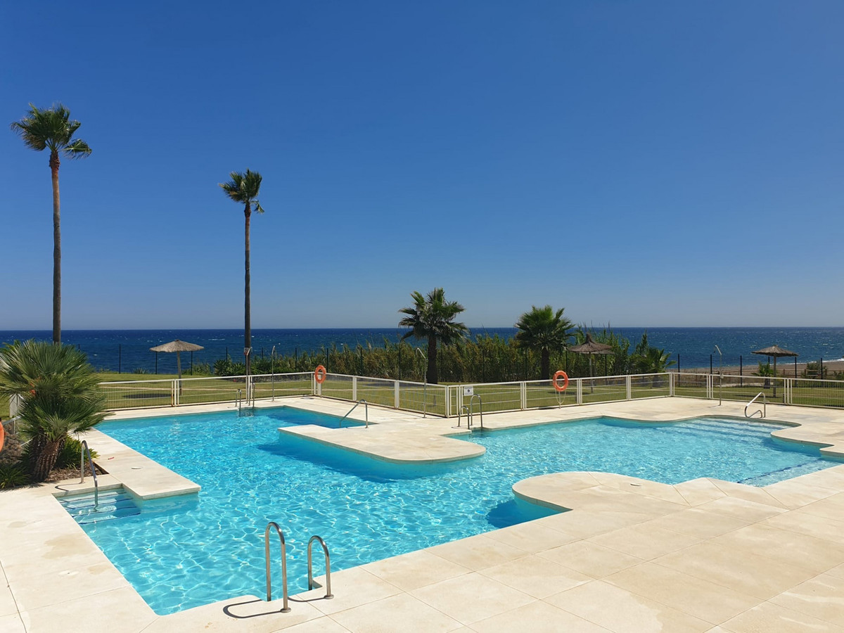 2 Bed Townhouse for sale in Casares Costa Del Sol, Málaga, Spain