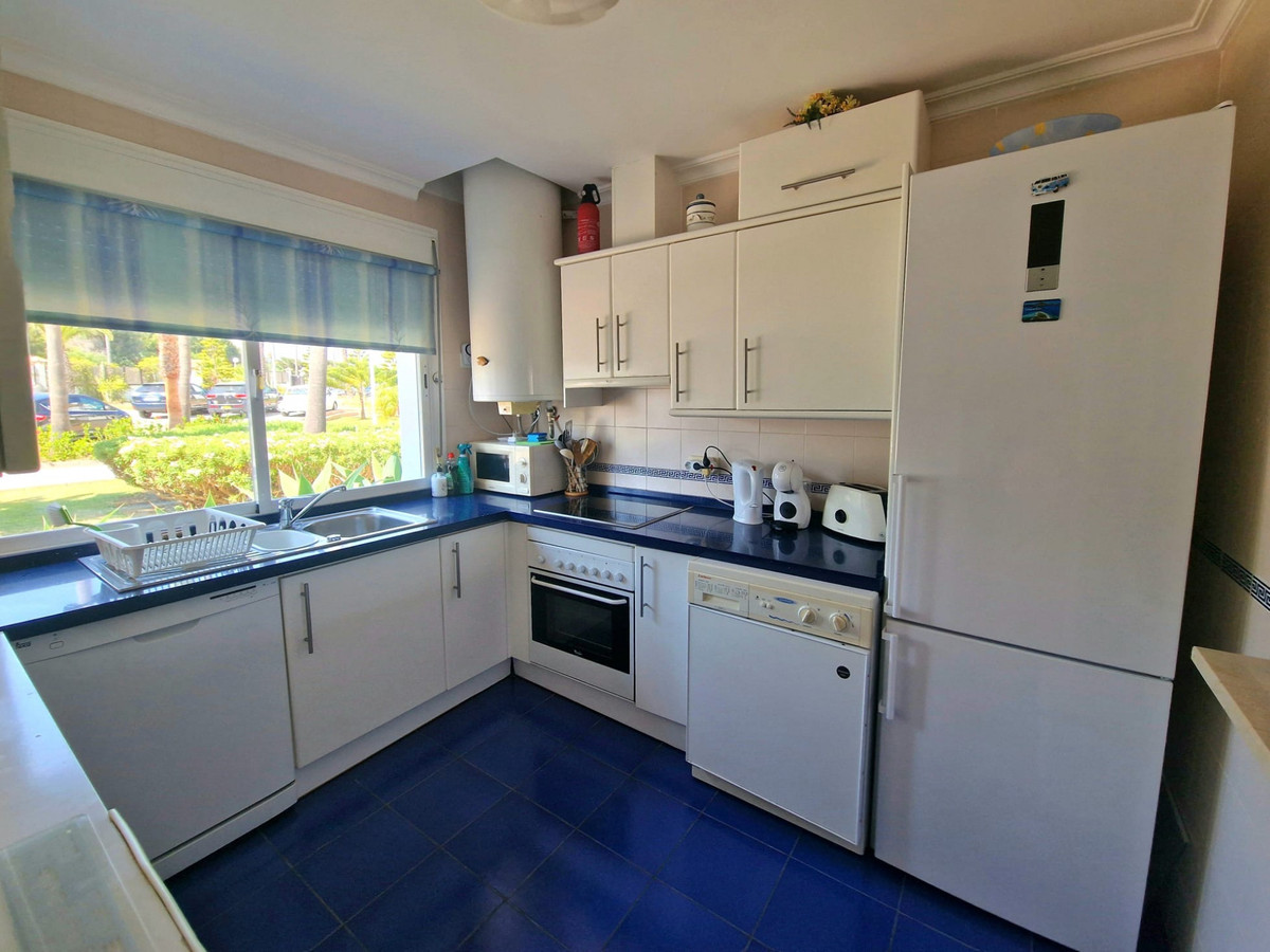 2 Bed Townhouse for sale in Casares Costa Del Sol, Málaga, Spain