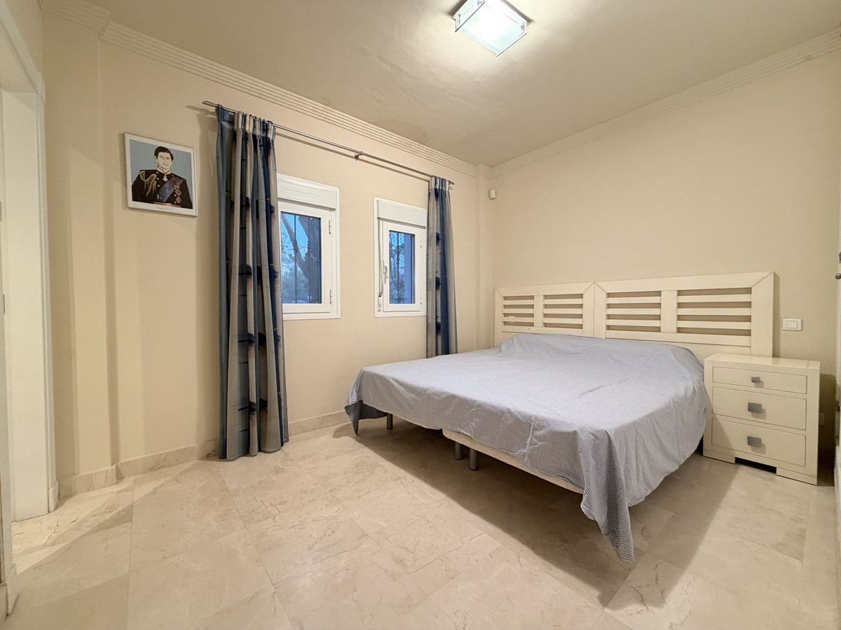 2 Bed Apartment for sale in Estepona Costa Del Sol, Málaga, Spain