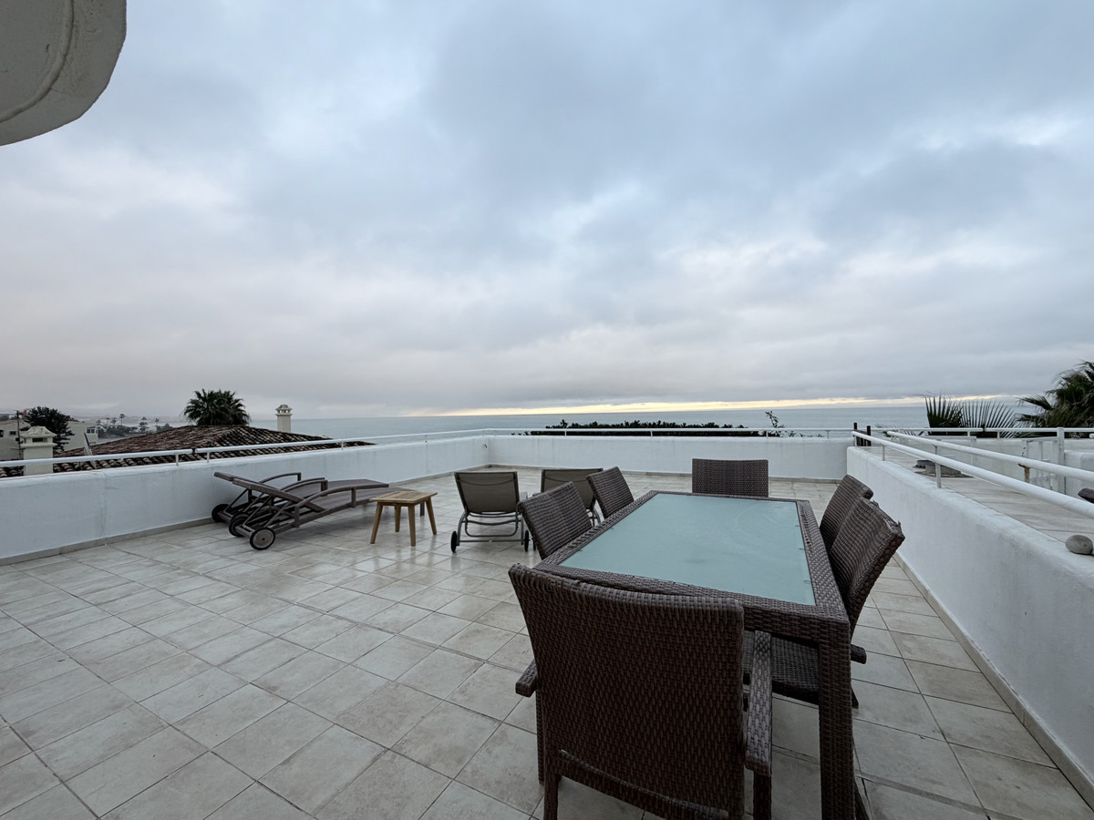 2 Bed Apartment for sale in Estepona Costa Del Sol, Málaga, Spain