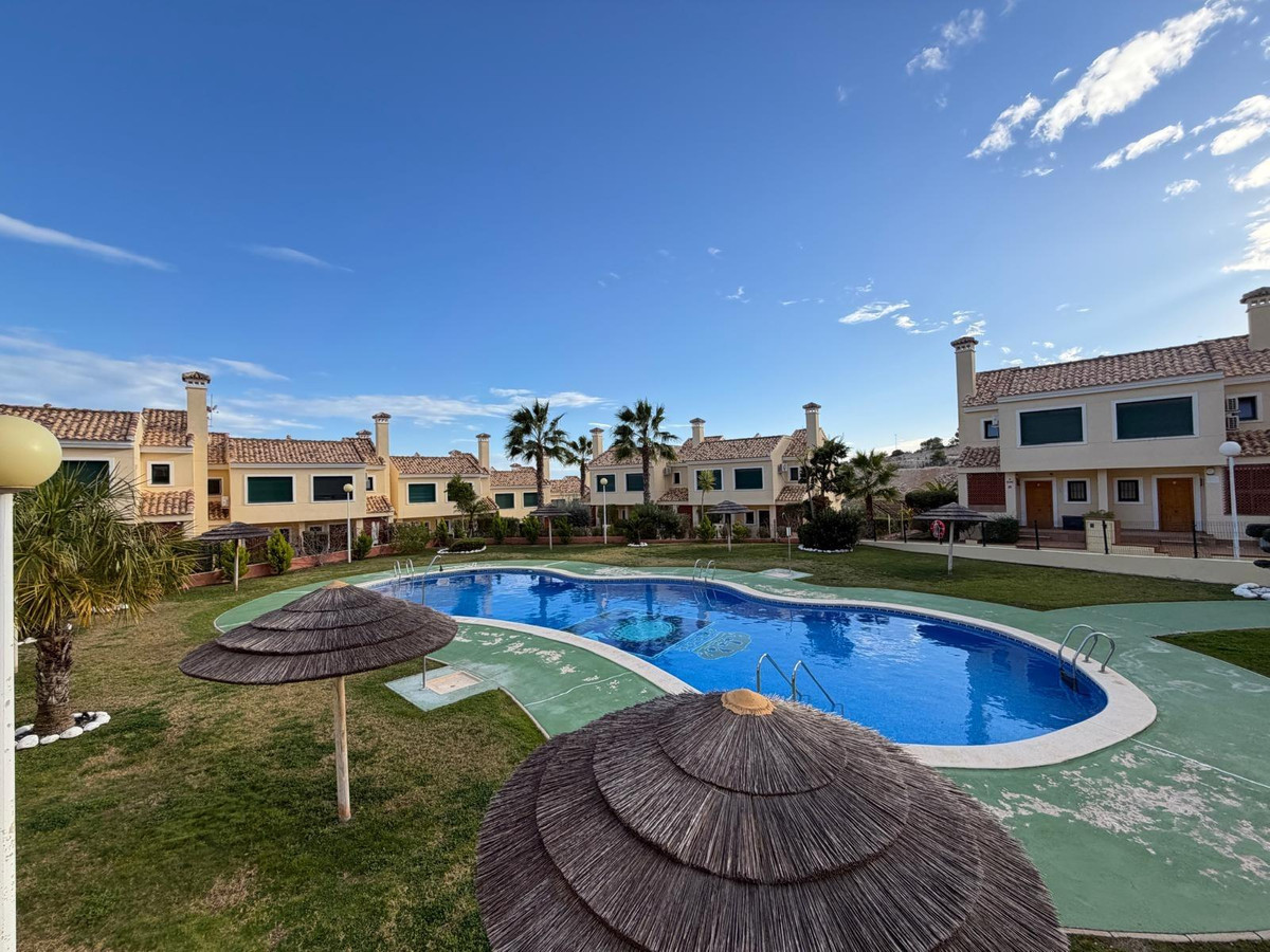 Se vende Bungalow de 2 dormitorios en Costa Blanca, Alicante, España