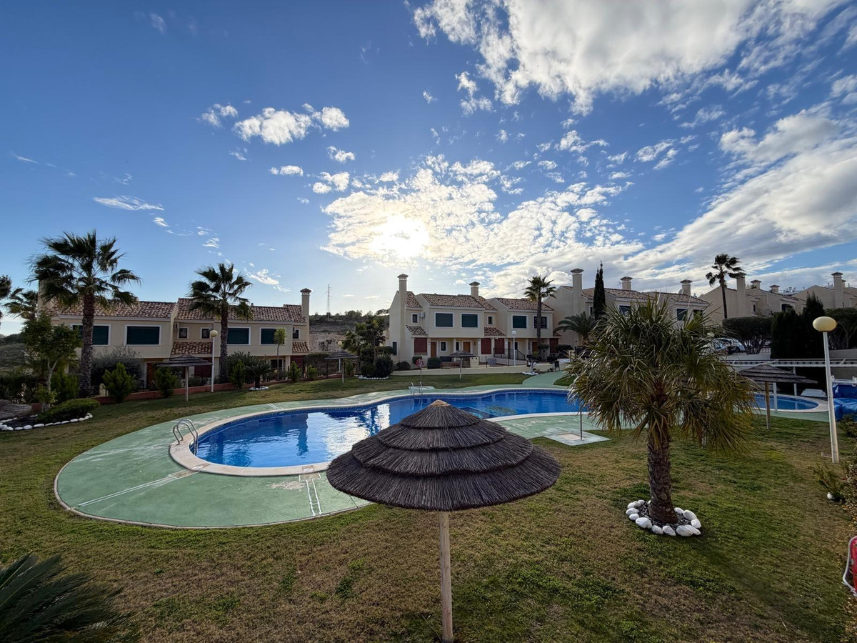 Se vende Bungalow de 2 dormitorios en Costa Blanca, Alicante, España
