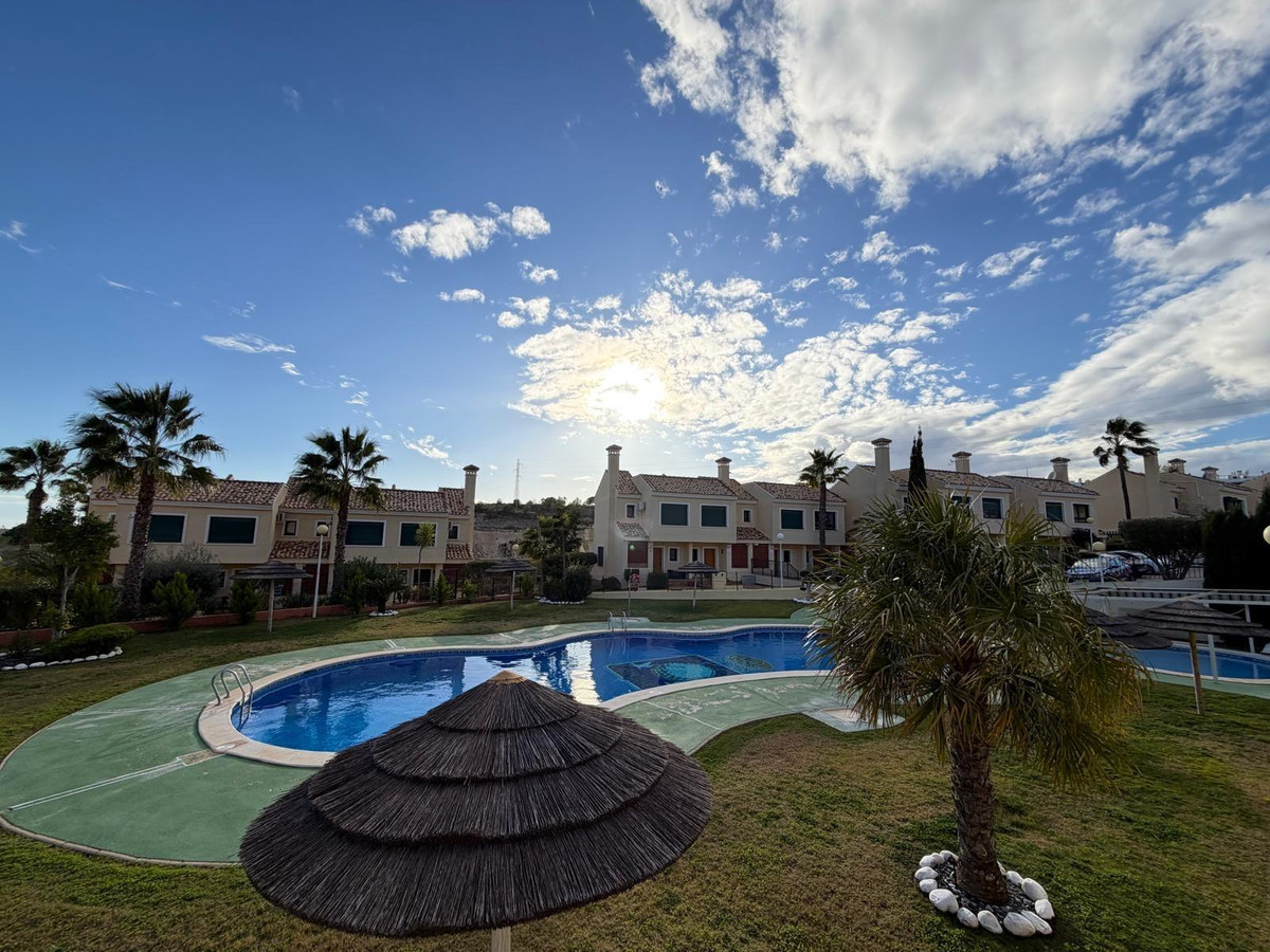 Se vende Bungalow de 2 dormitorios en Costa Blanca, Alicante, España