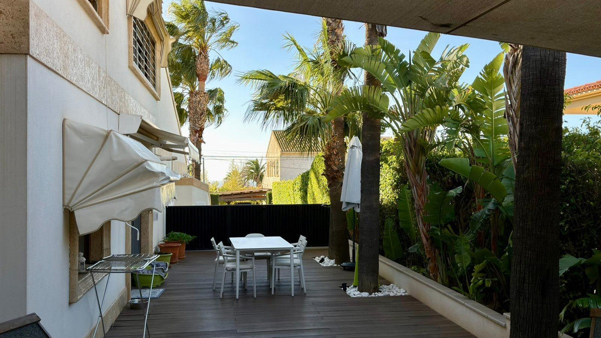 6 Bed Townhouse for sale in Benidorm Costa Blanca, Alicante, Spain