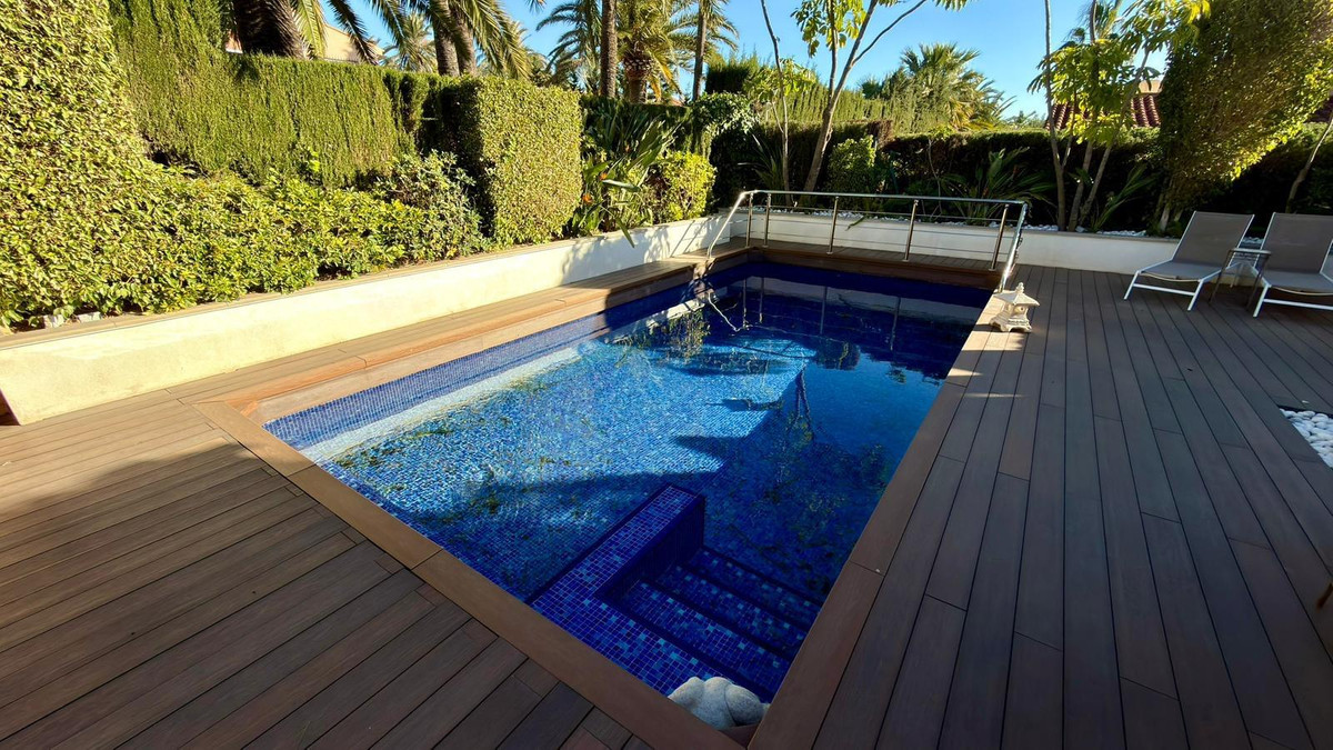 6 Bed Townhouse for sale in Benidorm Costa Blanca, Alicante, Spain