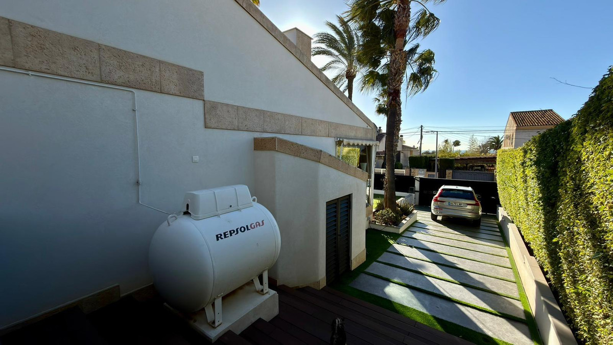 6 Bed Townhouse for sale in Benidorm Costa Blanca, Alicante, Spain