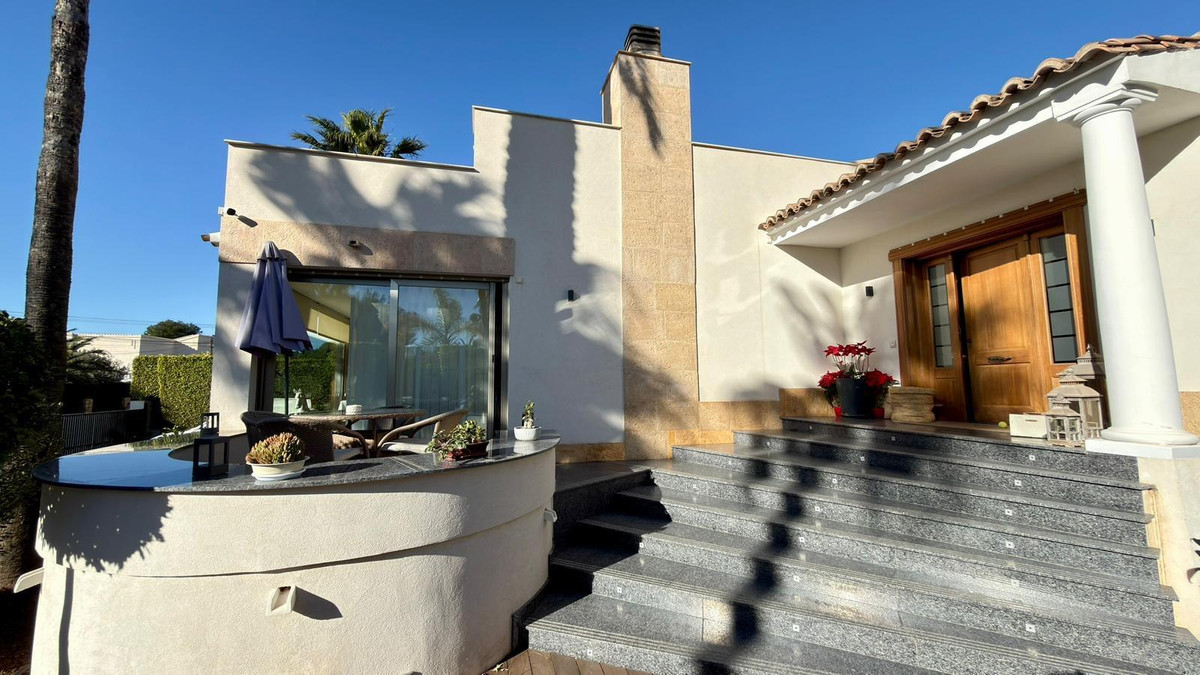 6 Bed Townhouse for sale in Benidorm Costa Blanca, Alicante, Spain