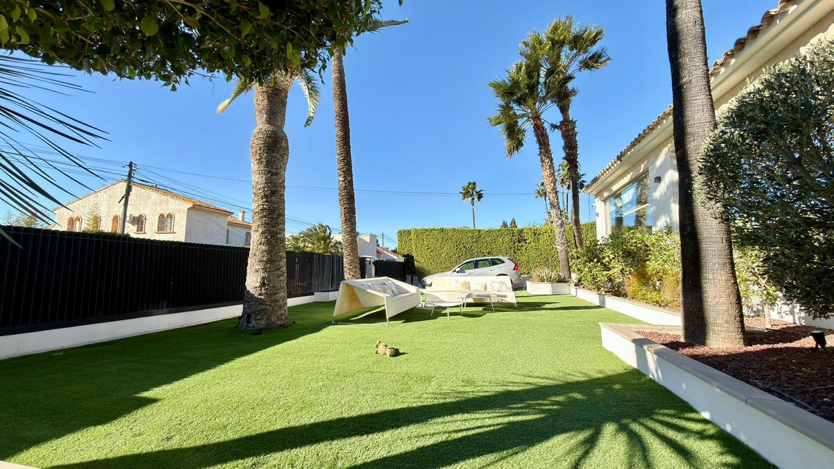 6 Bed Townhouse for sale in Benidorm Costa Blanca, Alicante, Spain