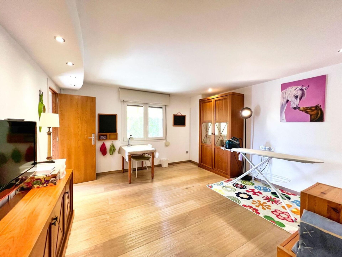 6 Bed Townhouse for sale in Benidorm Costa Blanca, Alicante, Spain