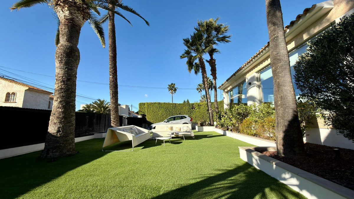 6 Bed Townhouse for sale in Benidorm Costa Blanca, Alicante, Spain