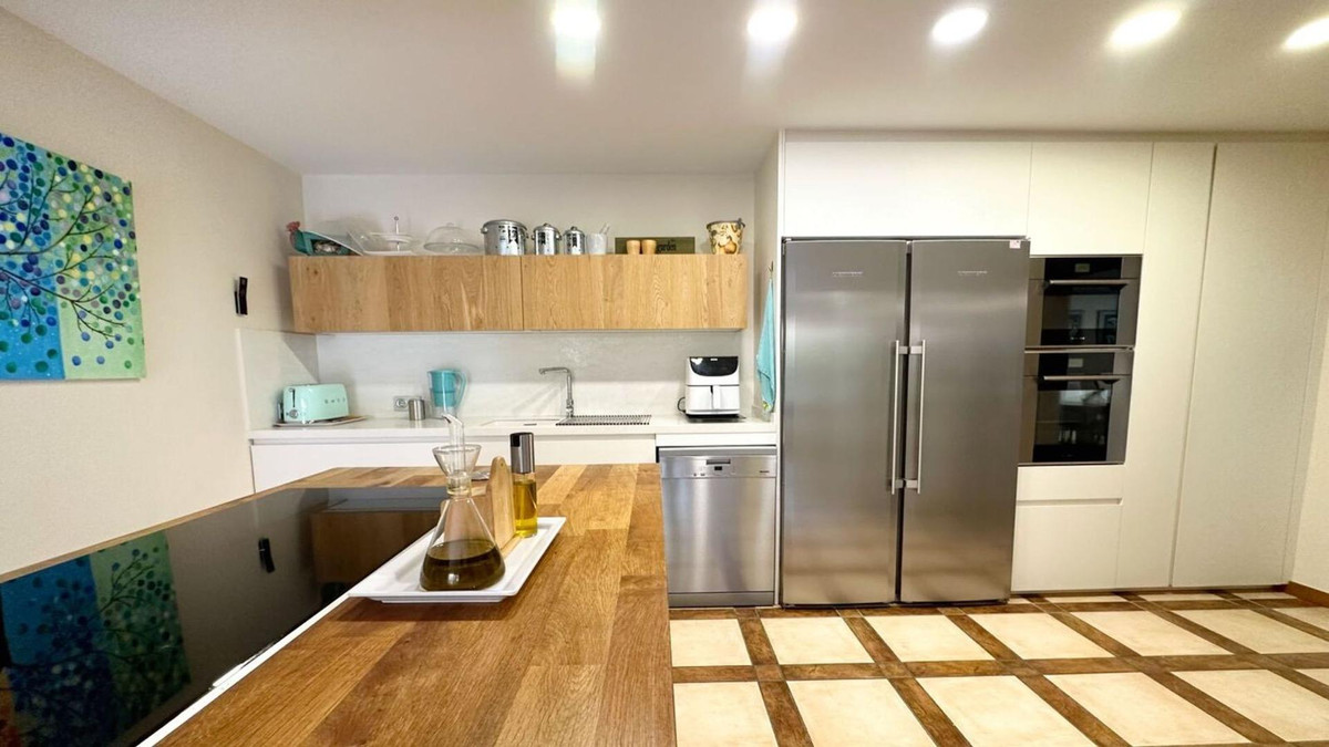 6 Bed Townhouse for sale in Benidorm Costa Blanca, Alicante, Spain