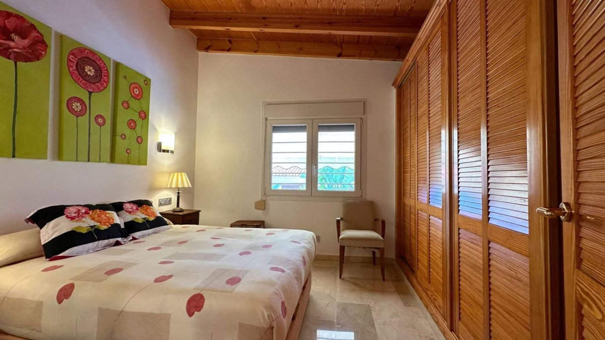 6 Bed Townhouse for sale in Benidorm Costa Blanca, Alicante, Spain