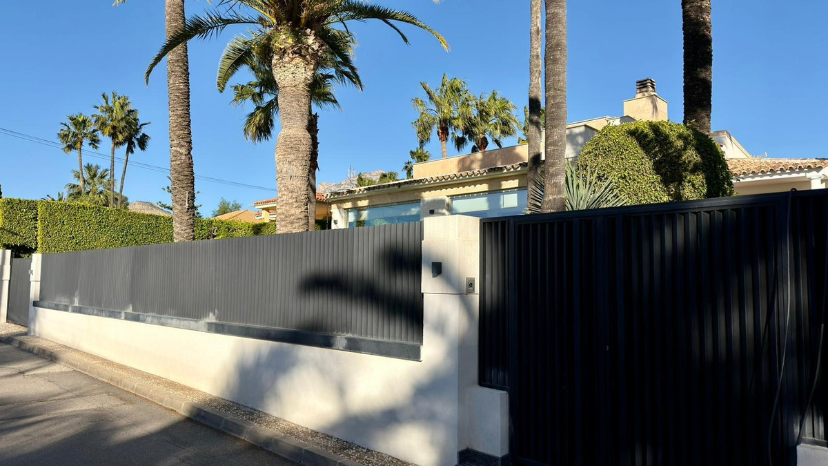 6 Bed Townhouse for sale in Benidorm Costa Blanca, Alicante, Spain