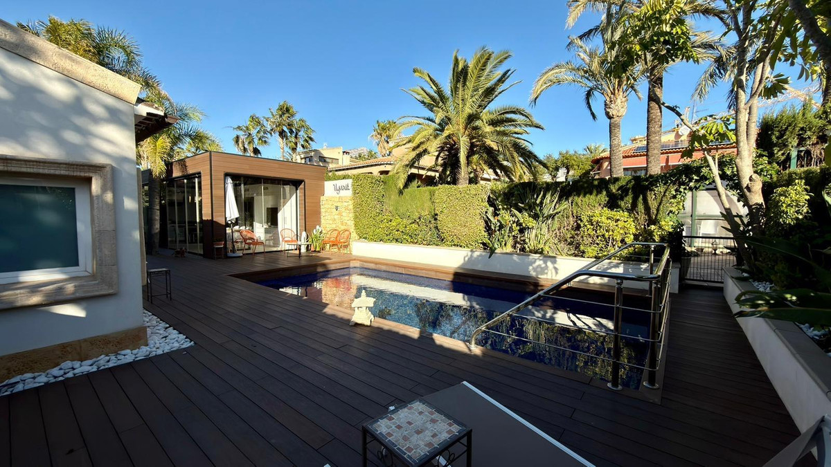 6 Bed Townhouse for sale in Benidorm Costa Blanca, Alicante, Spain