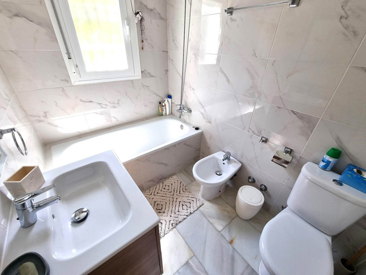 Se vende Villa - Chalet de 3 dormitorios en Costa Del Sol, Málaga, España